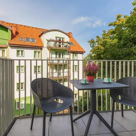Port Lwowska With Swimming Pool By Renters Apartment *